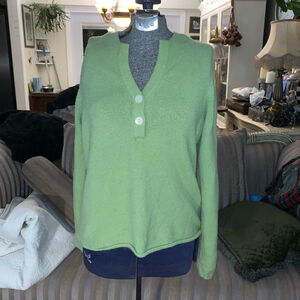 Women's Bass Green V-Neck Sweater M
